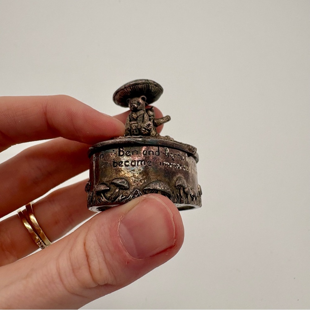 Silver Scenes Tiny Trinket Box Gift Box Teddy Bears Mushroom Vintage 90’s Silver - Picture 2 of 11